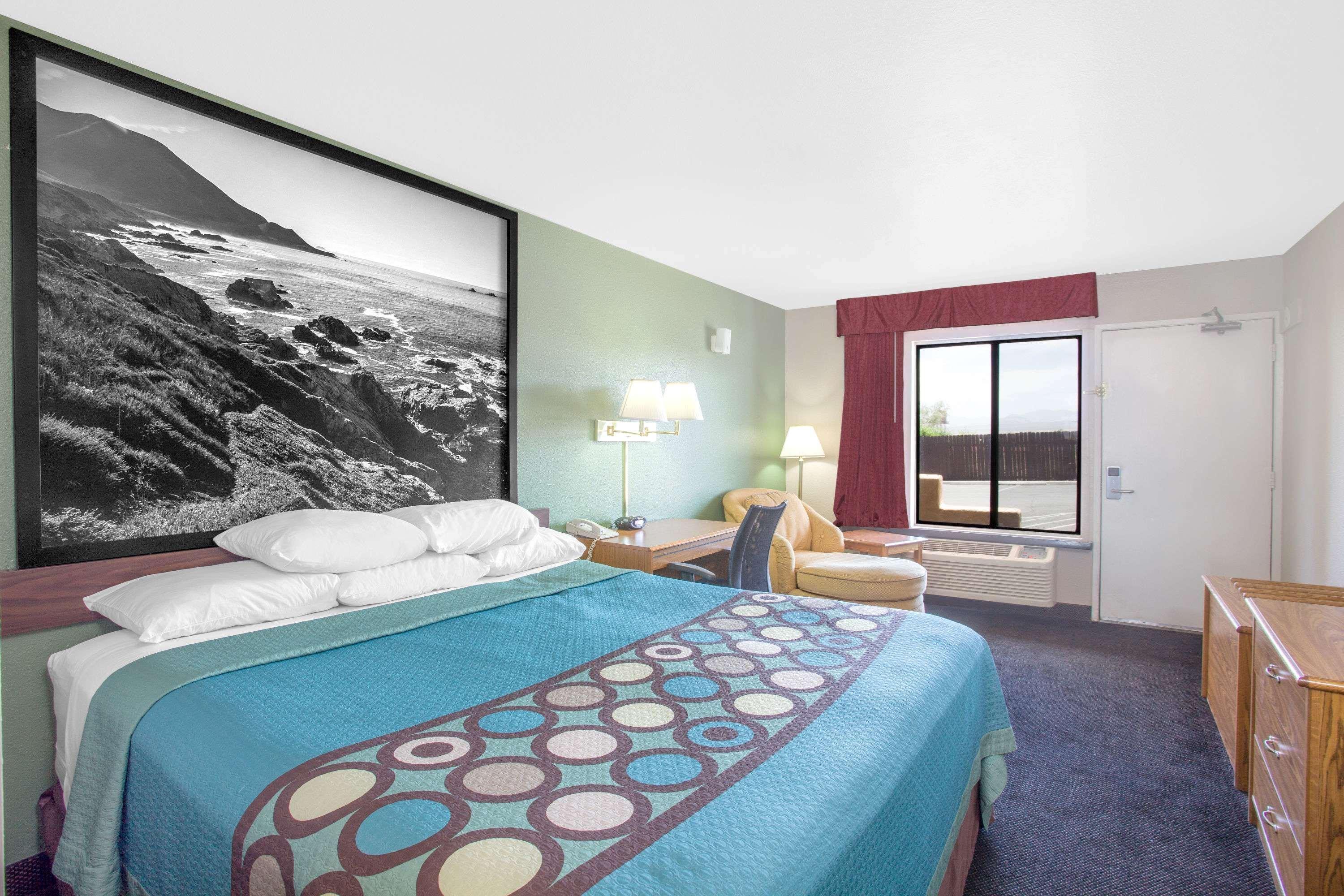 Super 8 By Wyndham Barstow Hotel Екстериор снимка