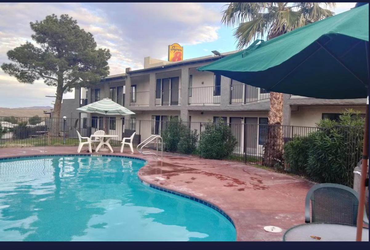 Super 8 By Wyndham Barstow Hotel Екстериор снимка
