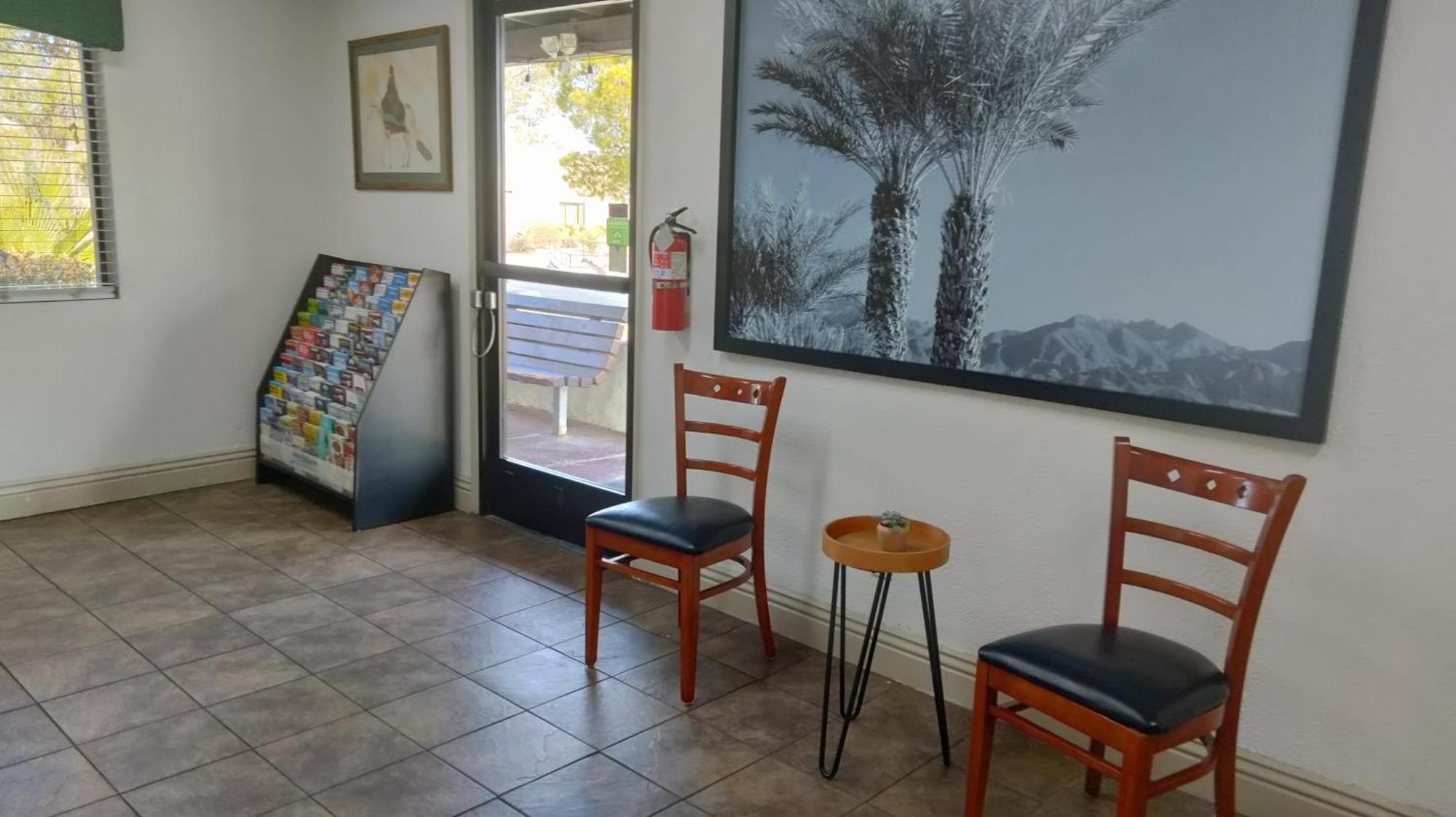 Super 8 By Wyndham Barstow Hotel Екстериор снимка