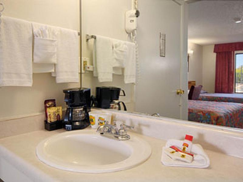 Super 8 By Wyndham Barstow Hotel Стая снимка