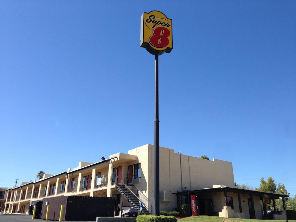 Super 8 By Wyndham Barstow Hotel Екстериор снимка