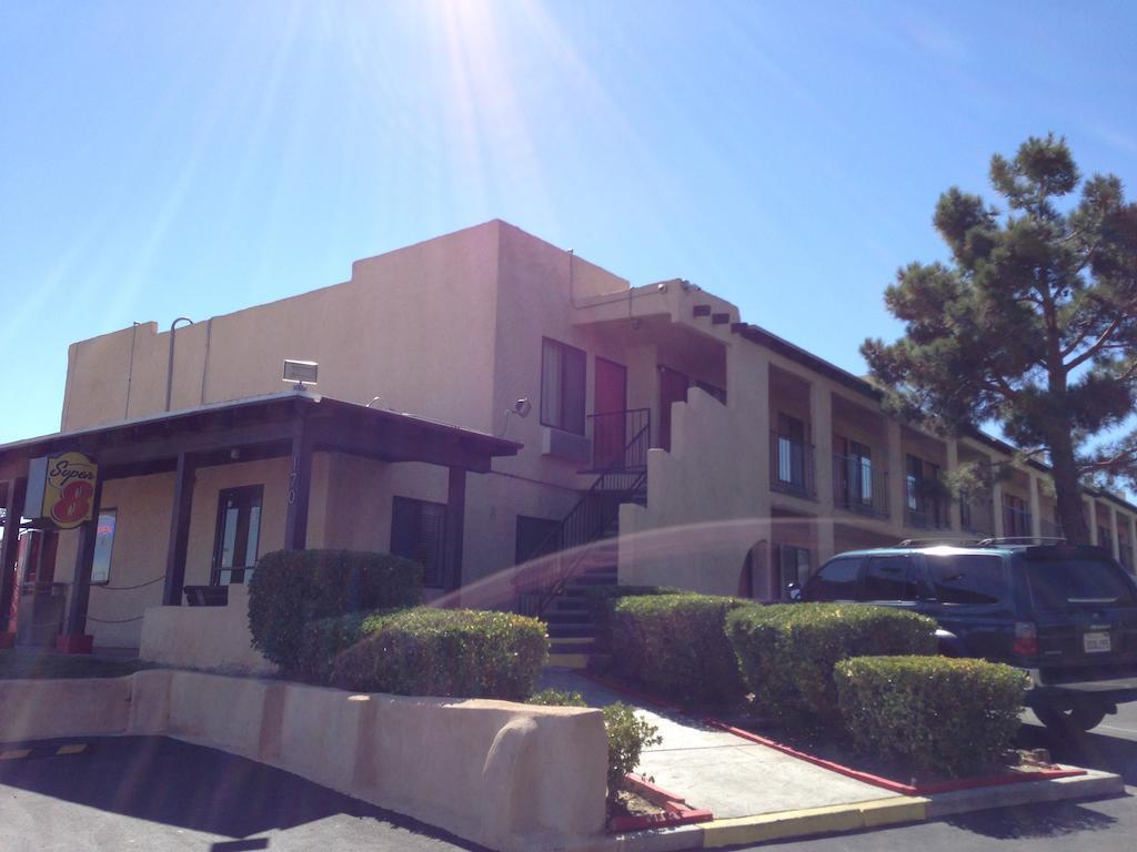 Super 8 By Wyndham Barstow Hotel Екстериор снимка